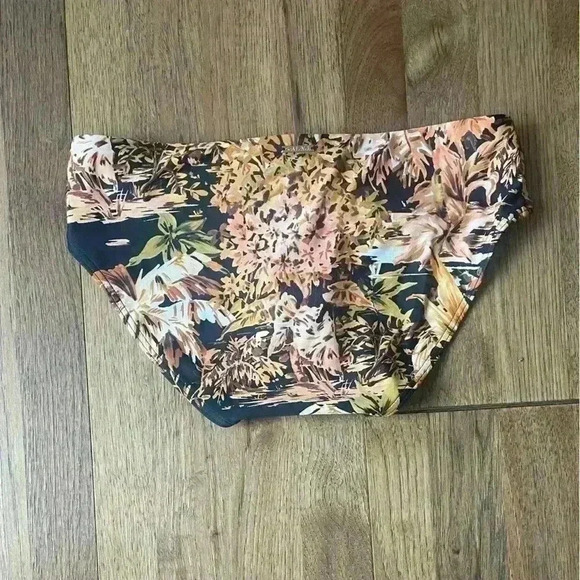 NWT Sea Level Troppica Two Piece Bikini Women’s Sz 6 Floral Beach Swimsuit‎ - Picture 16 of 16